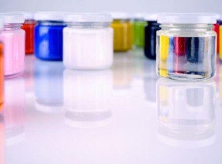Smalti colorati in tinte piatte