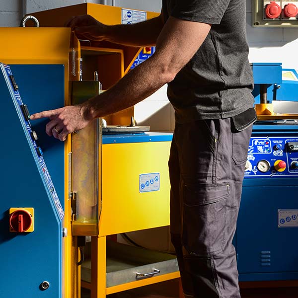 Spincasting machinery and silicone rubber by CABE Srl